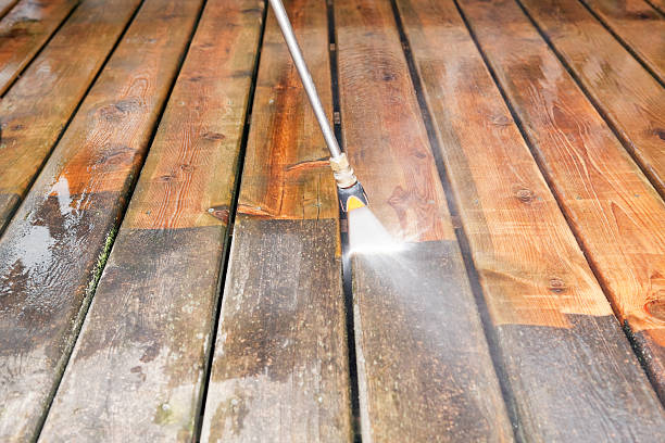 Best Pool Deck Cleaning in Roseville, OH
